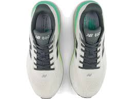 Men's New Balance 860 v15