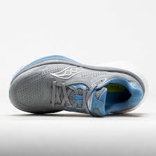 Women's Saucony Hurricane 26